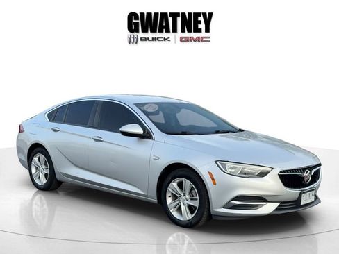 Used 2018 Buick Regal Preferred image 8