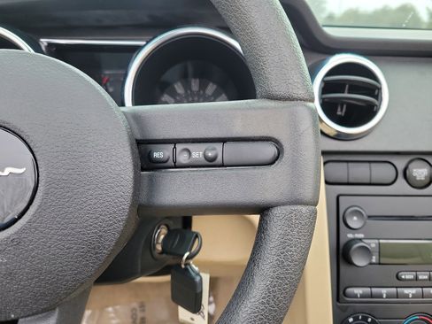 Used 2006 Ford Mustang Premium image 20