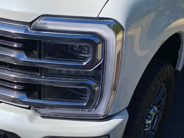 Used 2024 Ford F350 Limited w/ FX4 Off-Road Package AWD/4WD image 5