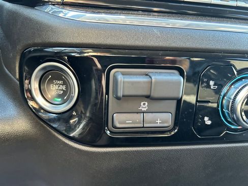 Certified 2025 GMC Sierra 1500 Elevation image 31