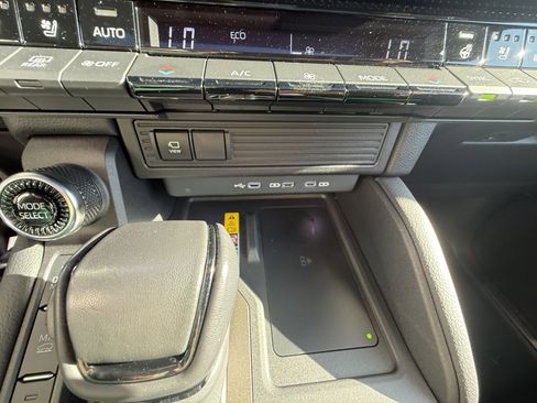 Certified 2024 Toyota Land Cruiser image 25