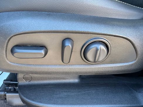 Used 2020 GMC Acadia SLT image 12