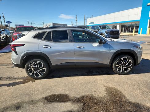 New 2026 Chevrolet Trax RS w/ Driver Confidence Package image 5