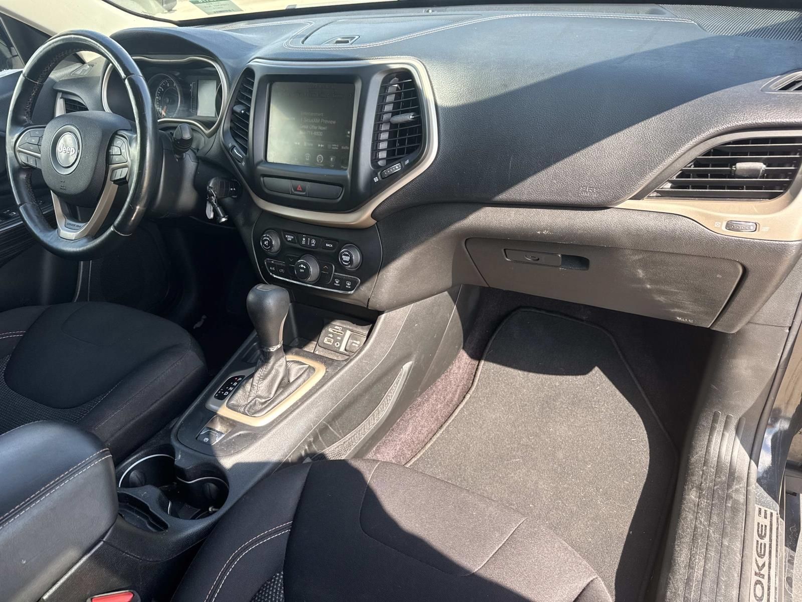 Used 2016 Jeep Cherokee 75th Anniversary FWD image 10