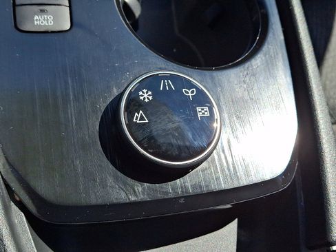 Used 2024 Nissan Rogue SV image 22