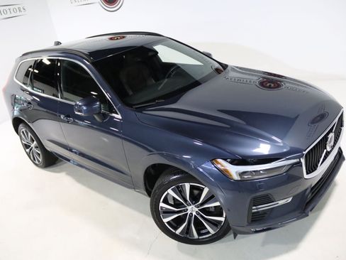 Used 2022 Volvo XC60 B5 Momentum w/ Advanced Package AWD/4WD image 6