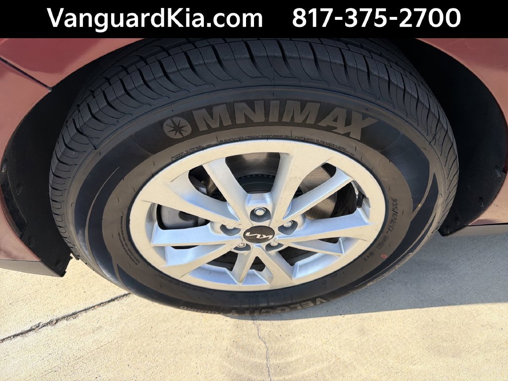 Certified 2023 Kia Carnival LX FWD image 21