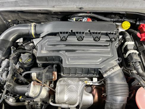 Used 2022 Jeep Renegade Latitude image 28