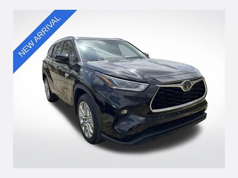 Used 2020 Toyota Highlander Limited image 1