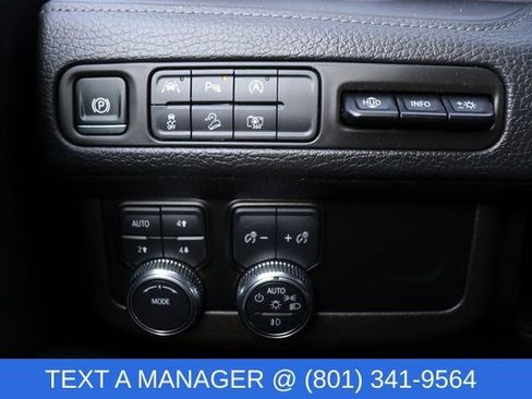 Used 2024 GMC Yukon XL Denali image 23