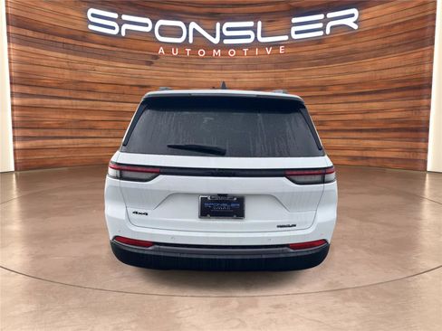 New 2026 Jeep Grand Cherokee Altitude image 5