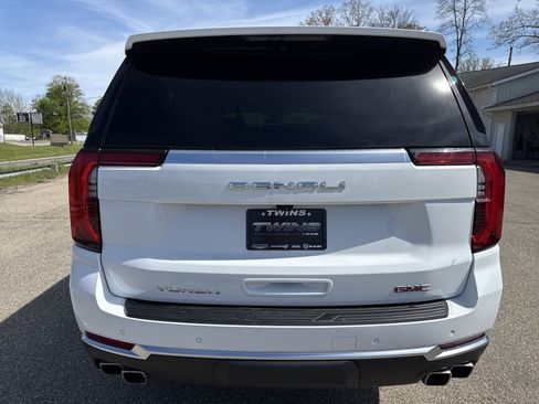 Used 2025 GMC Yukon XL Denali AWD/4WD image 5