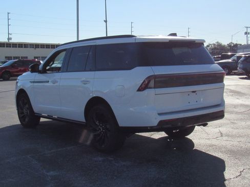 New 2025 Lincoln Navigator Reserve w/ Jet Appearance Package image 7