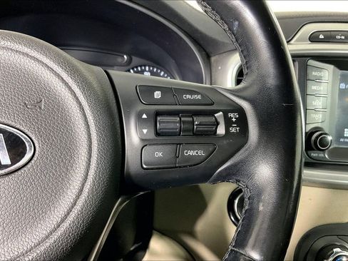 Used 2017 Kia Sorento LX w/ LX Convenience Package image 28