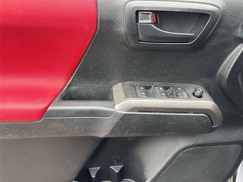 Used 2022 Toyota Tacoma SR5 image 25