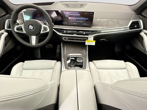 New 2026 BMW X5 xDrive40i w/ M Sport Package AWD/4WD image 13