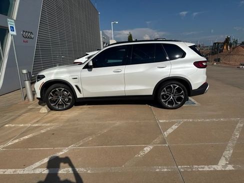 Used 2023 BMW X5 xDrive45e w/ Luxury Seating Package AWD/4WD image 2