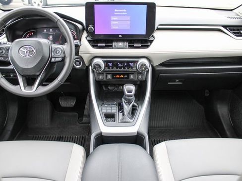 Used 2023 Toyota RAV4 XLE Premium image 17