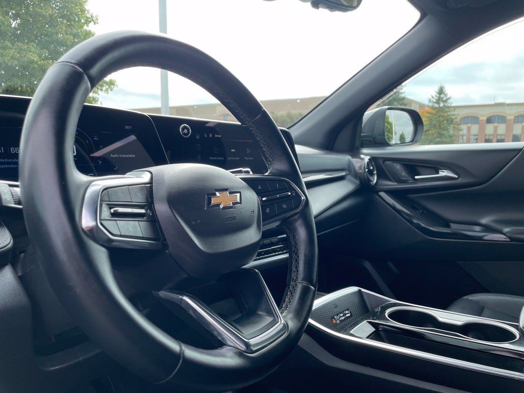 Used 2025 Chevrolet Equinox LT w/ Convenience Package II AWD/4WD image 12