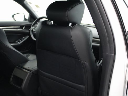 Used 2018 Honda Accord Sport image 21