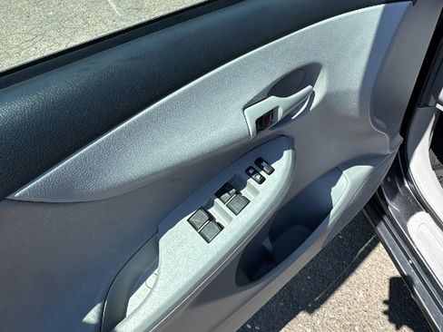 Used 2013 Toyota Corolla L FWD image 10