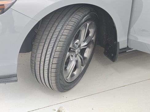 Used 2024 Honda Accord EX-L image 32