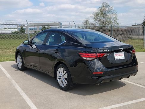 Used 2025 Nissan Sentra S image 7