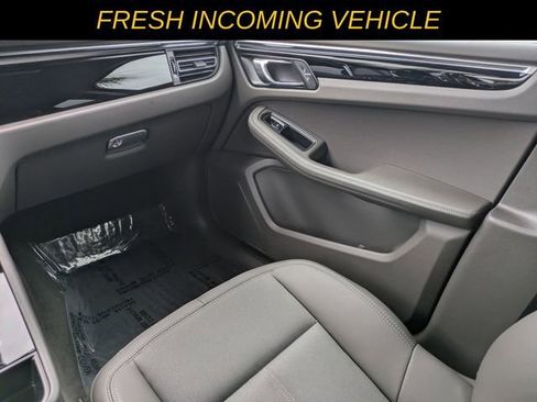 Used 2024 Porsche Macan image 14