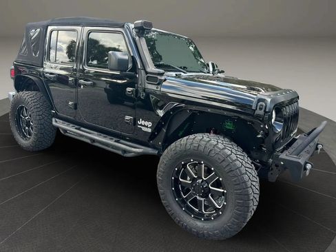 Used 2018 Jeep Wrangler Unlimited Sport S AWD/4WD image 6