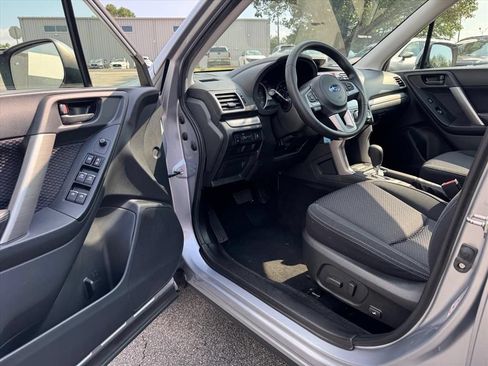 Used 2017 Subaru Forester 2.5i Premium w/ Popular Package #2A AWD/4WD image 13