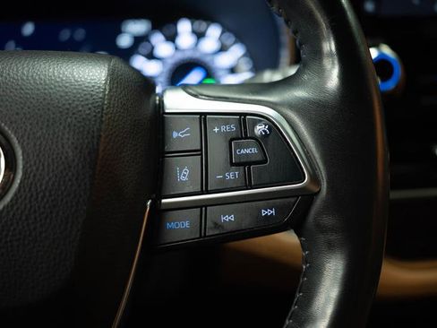 Used 2021 Toyota Highlander Platinum AWD/4WD image 28