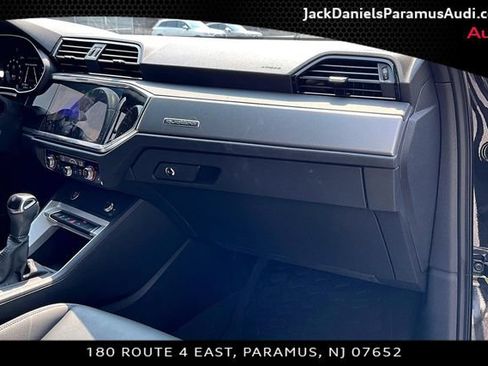 Used 2023 Audi Q3 2.0T Premium w/ Convenience Package AWD/4WD image 14