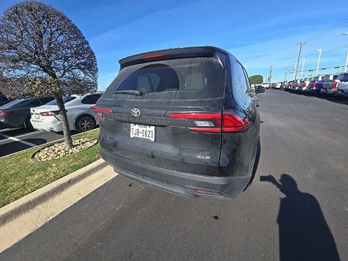 Used 2024 Toyota Grand Highlander XLE image 9