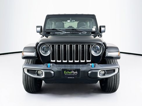 Used 2023 Jeep Wrangler Unlimited Sahara w/ Cold Weather Group AWD/4WD image 2