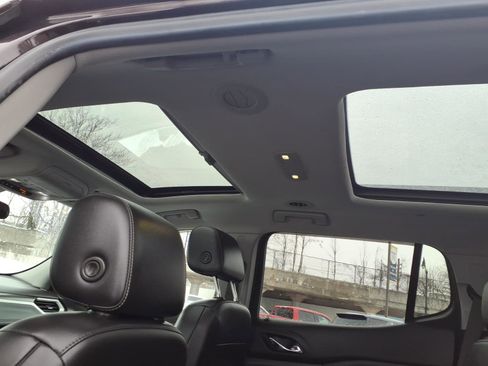 Used 2020 GMC Acadia SLT w/ Driver Alert Package II image 13