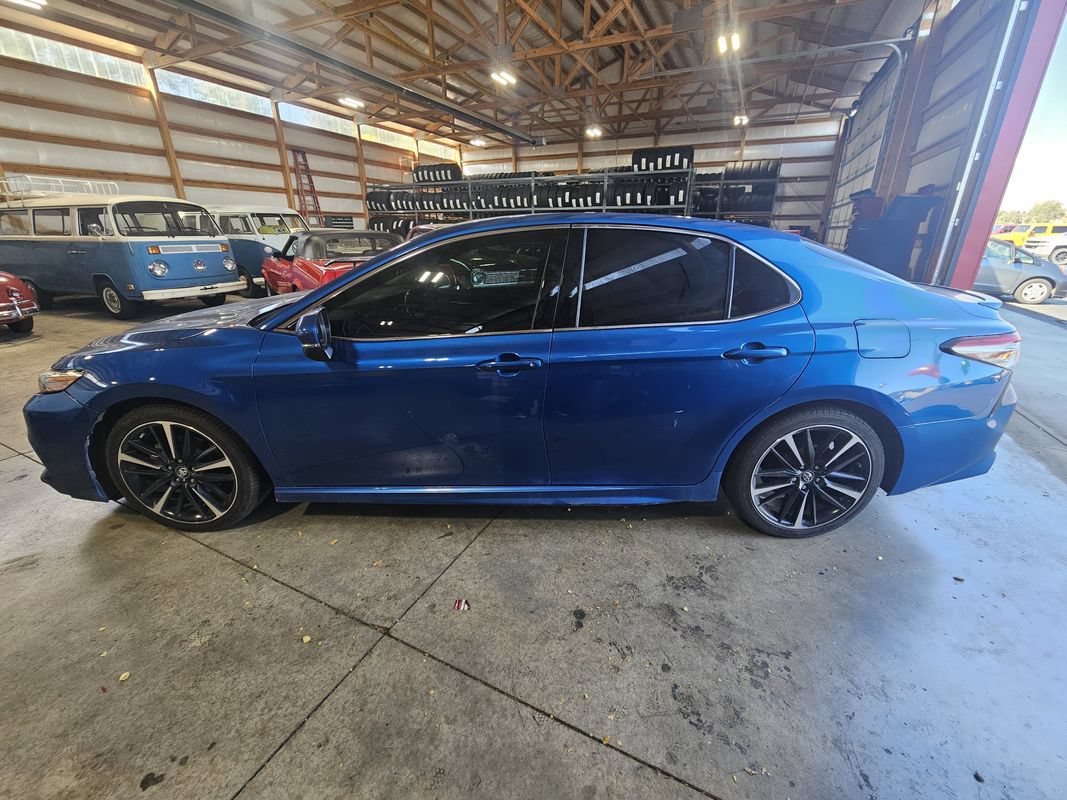 Used 2018 Toyota Camry XSE FWD image 5