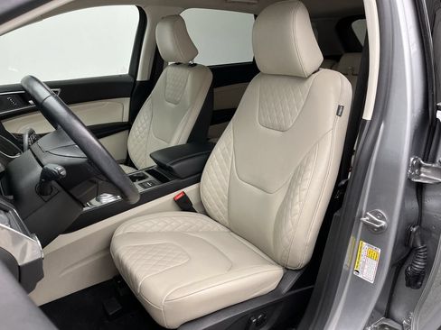 Used 2023 Ford Edge Titanium w/ Cargo Accessory Package AWD/4WD image 9