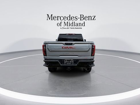 Used 2025 GMC Sierra 2500 AT4X AWD/4WD image 7