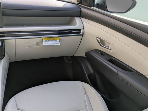 New 2026 Hyundai Tucson SEL FWD image 18