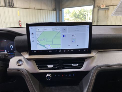 Used 2025 Ford Explorer Active image 39