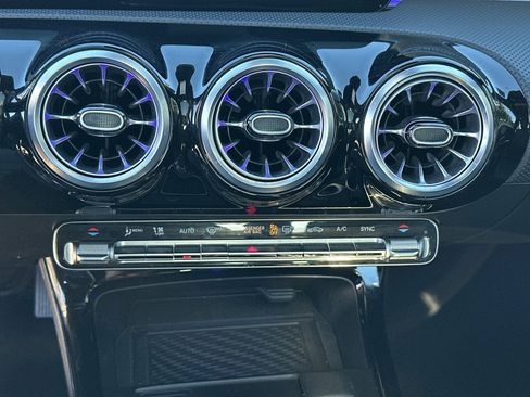 Used 2025 Mercedes-Benz CLA 250 image 29