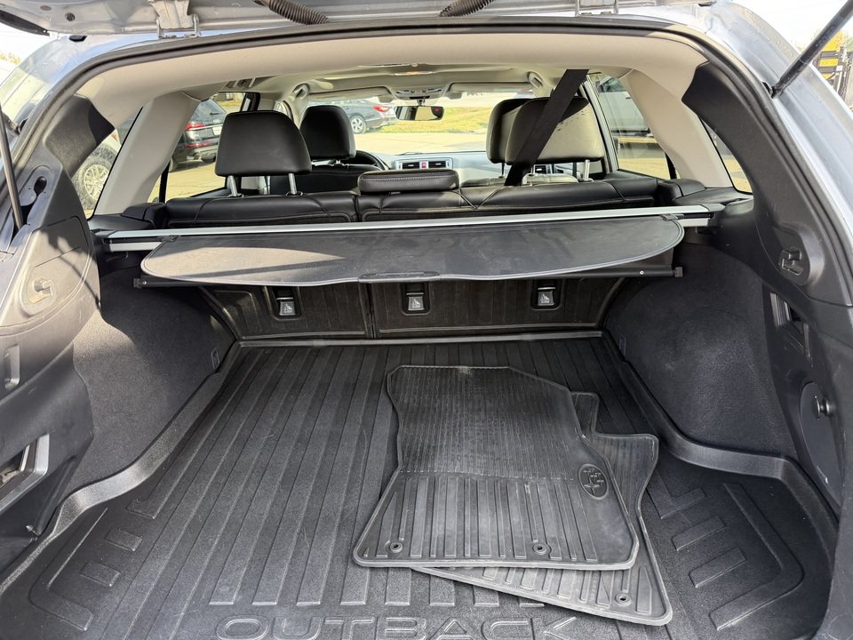 Used 2017 Subaru Outback 2.5i Limited AWD/4WD image 18