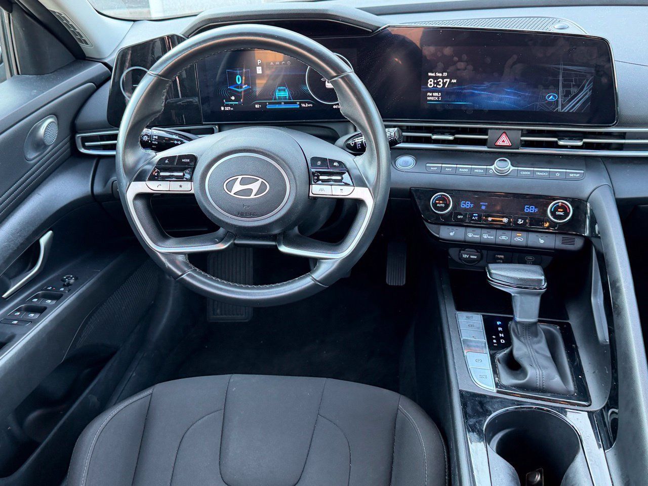 Used 2025 Hyundai Elantra SEL FWD image 10
