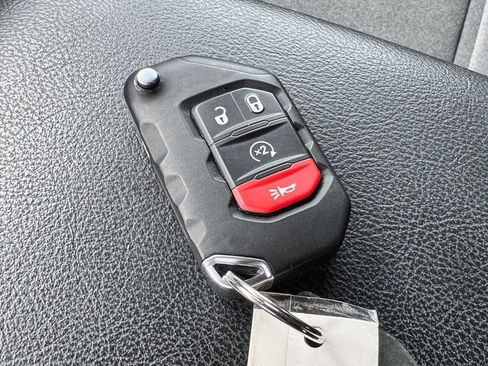 Used 2024 Jeep Wrangler Unlimited Sport AWD/4WD image 32