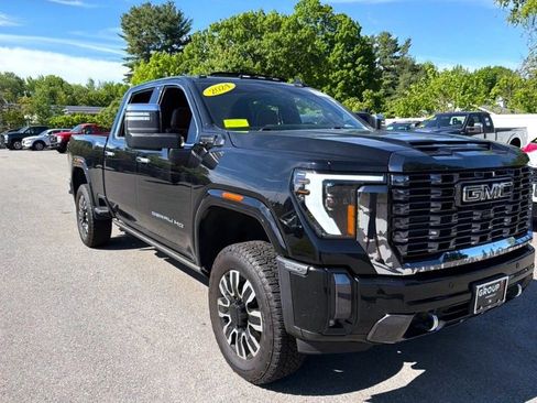 Used 2024 GMC Sierra 2500 Denali Ultimate w/ Max Trailering Package AWD/4WD image 4