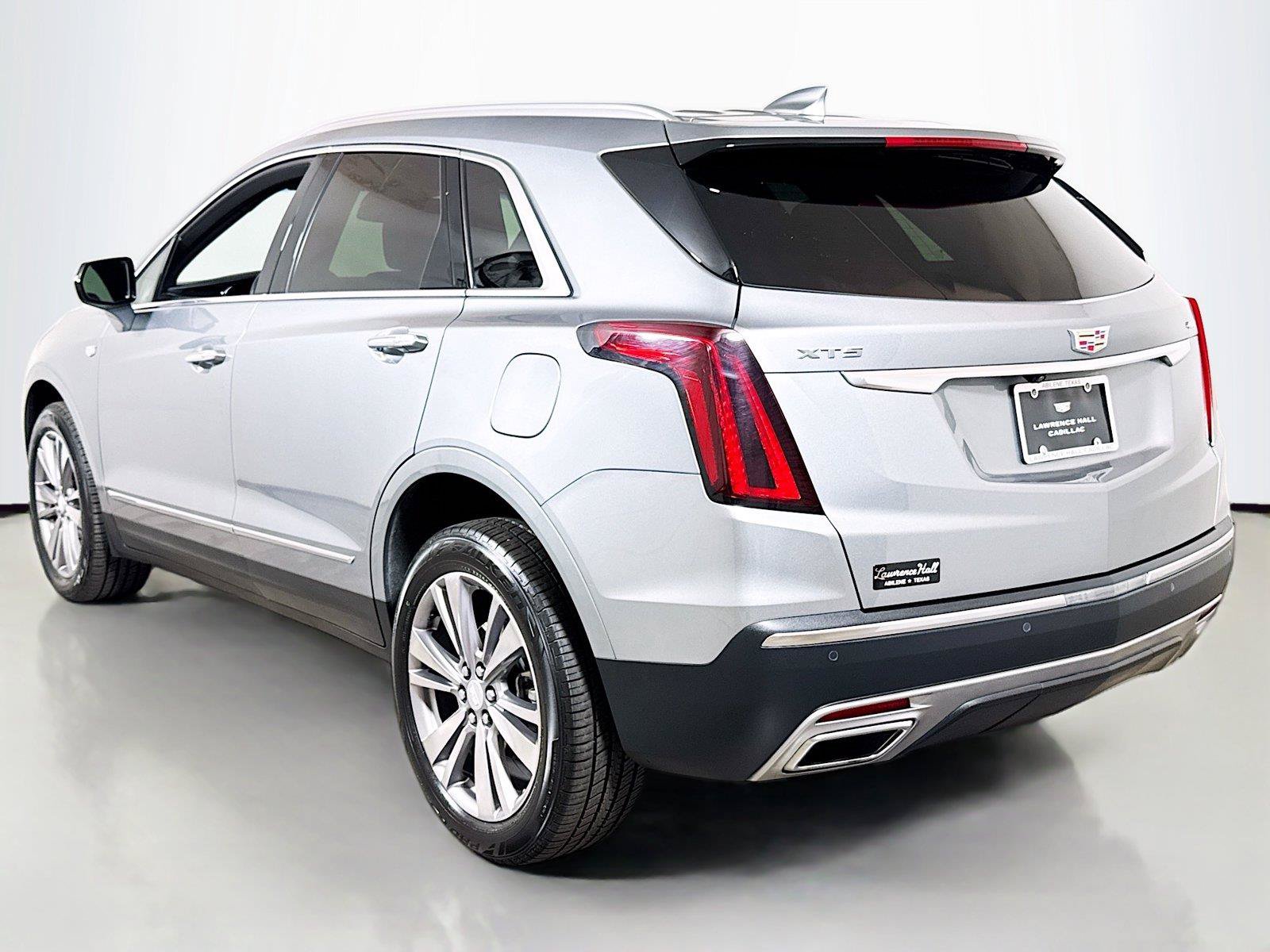 Used 2025 Cadillac XT5 Premium Luxury FWD image 6