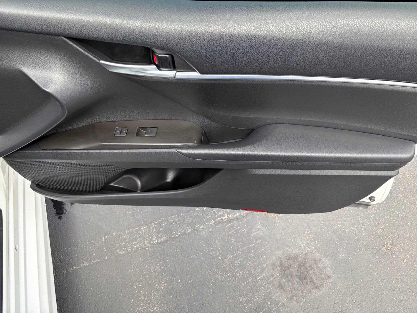 Used 2022 Toyota Camry SE FWD image 27