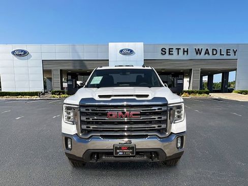 Used 2022 GMC Sierra 2500 SLE w/ SLE Convenience Package AWD/4WD image 2