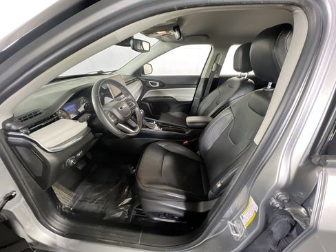 Used 2022 Jeep Compass Limited image 19