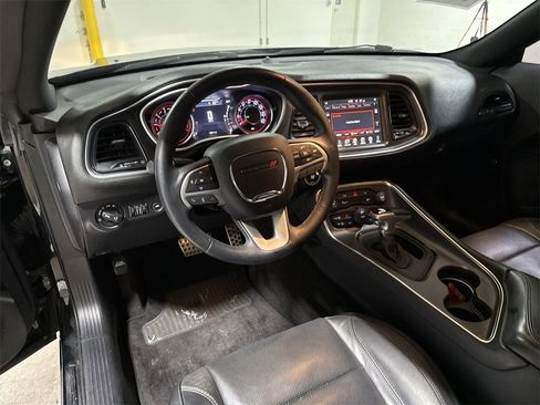 Used 2015 Dodge Challenger SXT Plus image 10